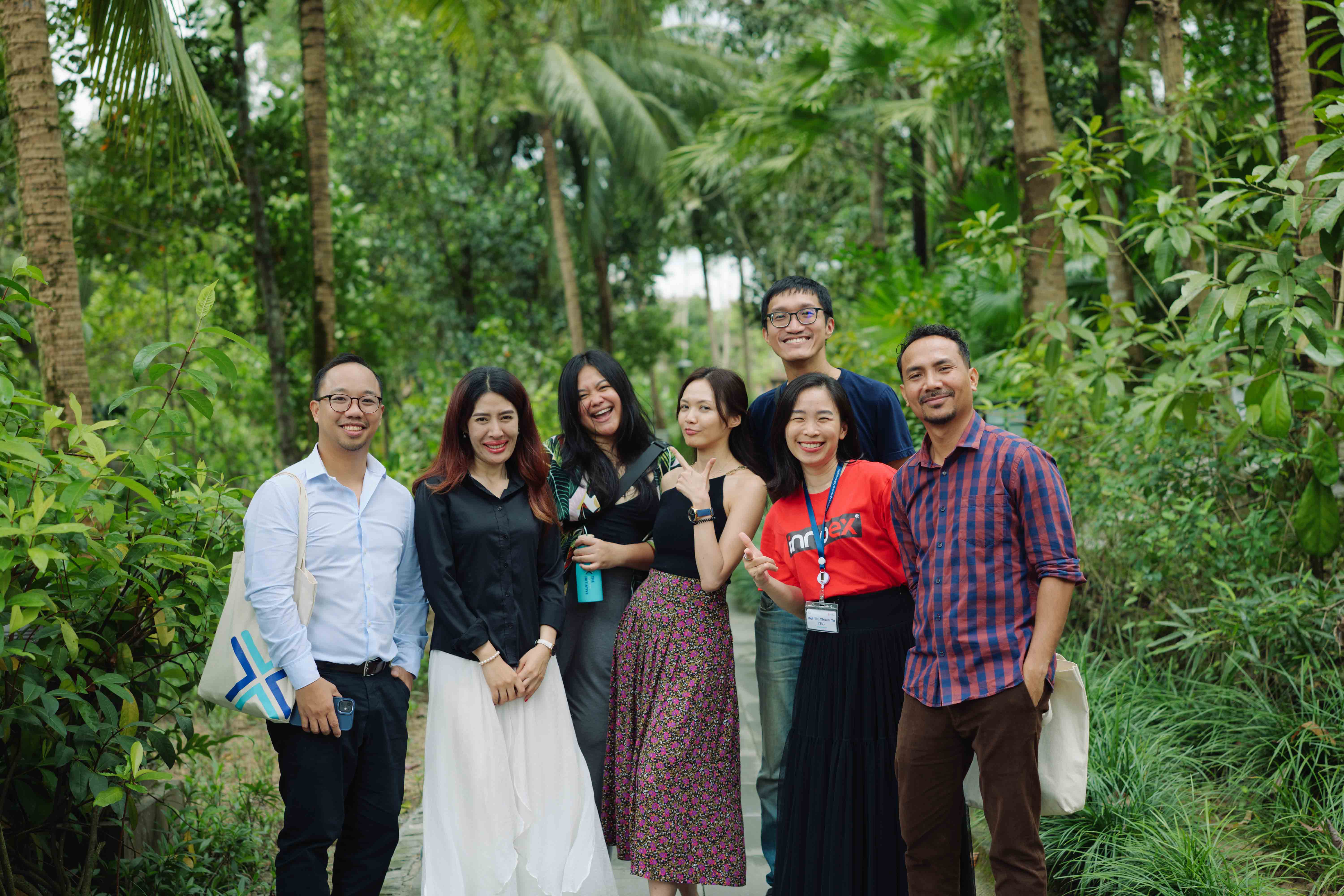 A group of Fellows taking a break during Opening Retreat sessions.